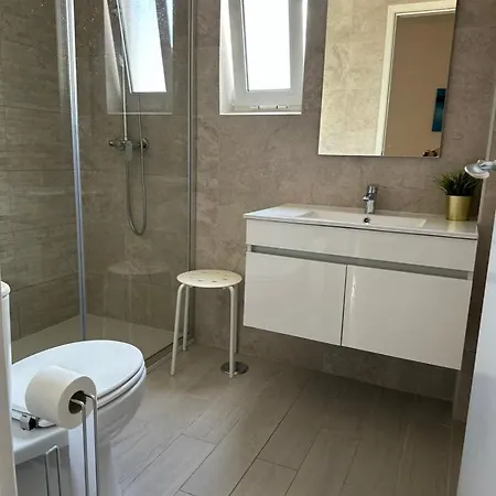 Ferias Tranquilas A 1km Da Totalmente Renovado Apartamento Quarteira