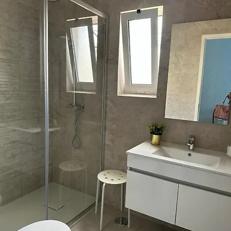 Ferias Tranquilas A 1km Da Totalmente Renovado アパート クアルテイラ