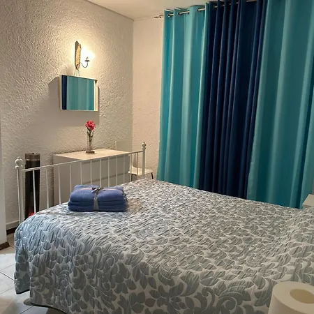 Ferias Tranquilas A 1km Da Totalmente Renovado דירה