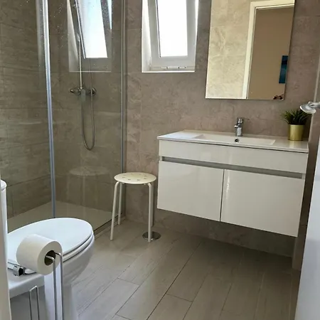 Ferias Tranquilas A 1km Da Totalmente Renovado Apartment