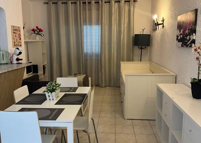 Ferias Tranquilas A 1km Da Totalmente Renovado Quarteira