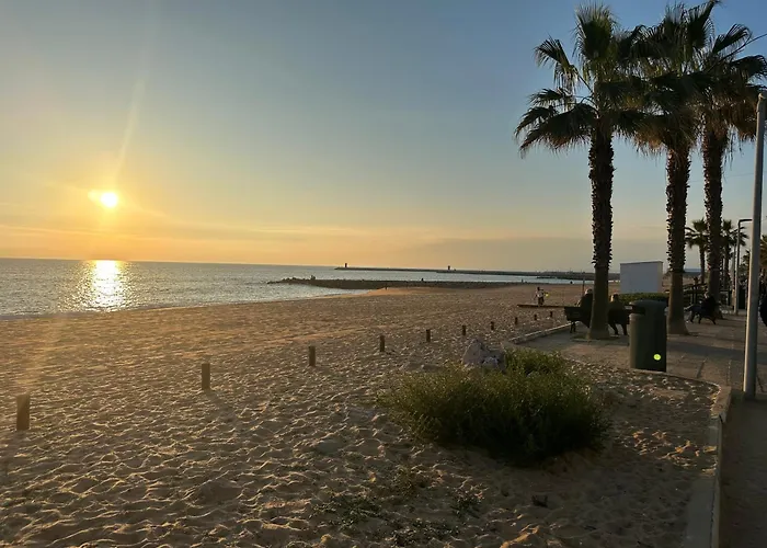 Ferias Tranquilas A 1km Da Totalmente Renovado Apartman Quarteira