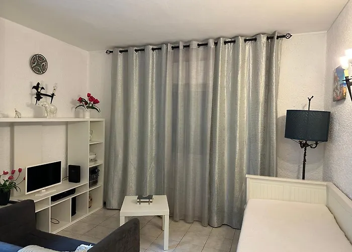 Ferias Tranquilas A 1km Da Totalmente Renovado Apartman Quarteira